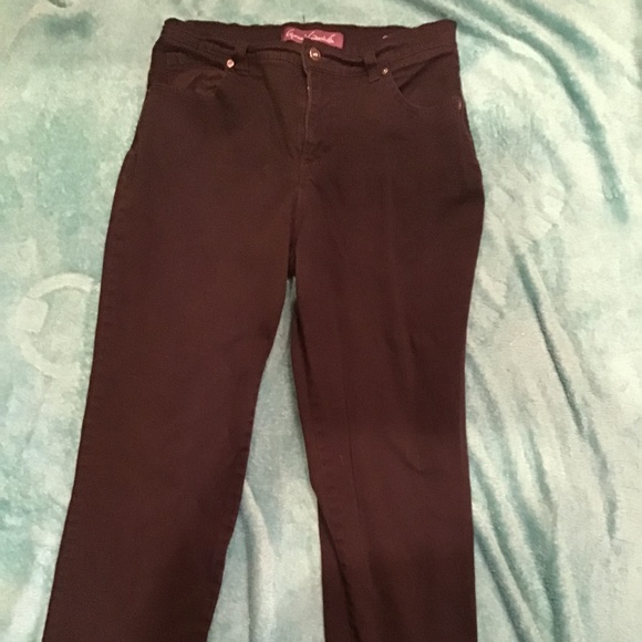 Gloria Vanderbilt Denim - 💚3/$25 Gloria Vanderbilt size 8 black jeans